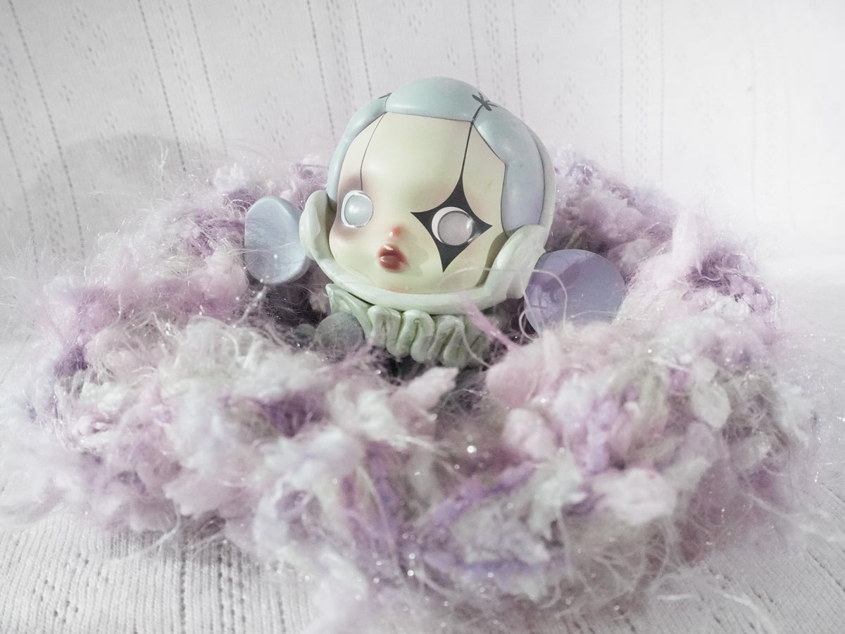 Feather Yarn Scrunchie – Lavender Dream