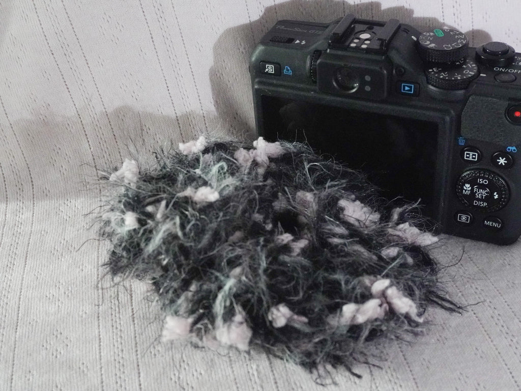 Hand-Blended Fuzzy Yarn Scrunchie – Black & White Mix