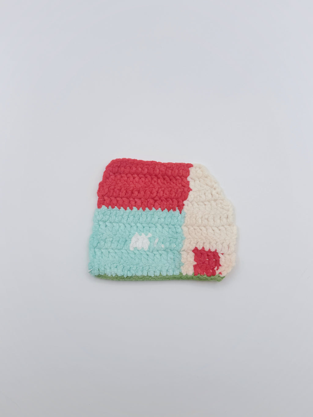 Crochet Coaster – House with Red Roof & Teal Blue Wall