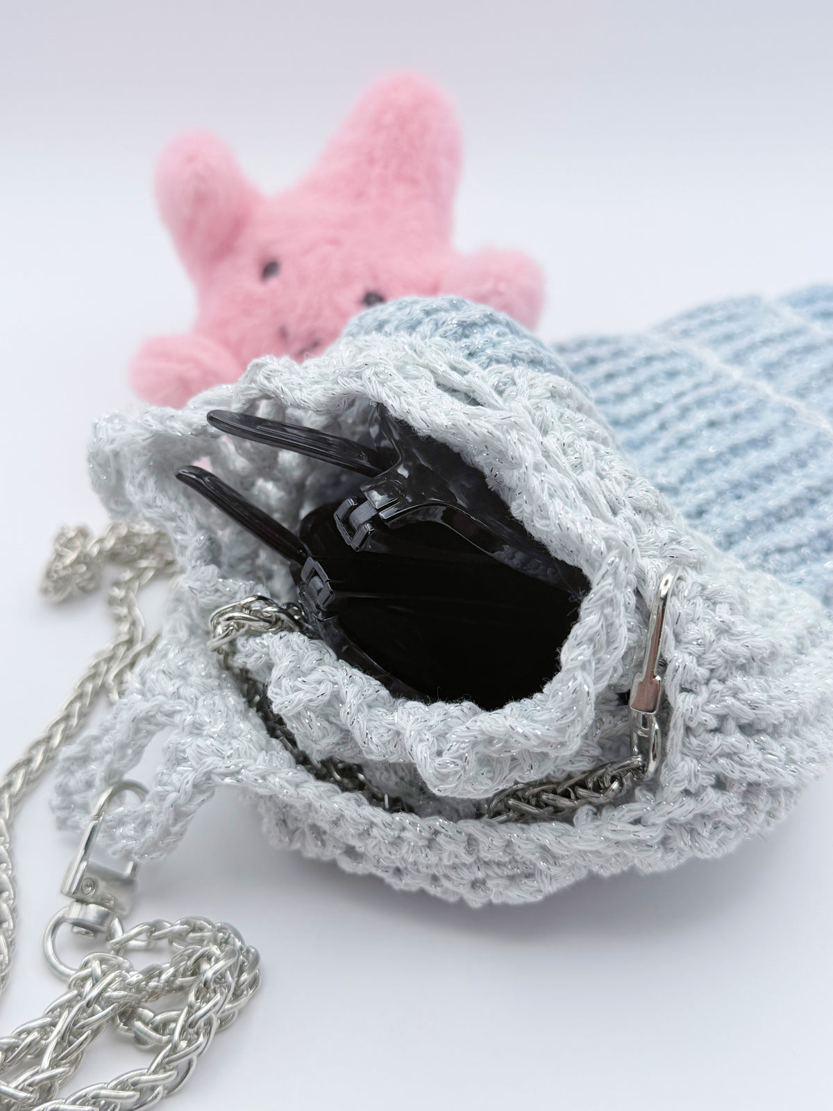 Crochet Conch Drawstring Bag – Ice Blue & White Shimmer with Silver Metal Chain