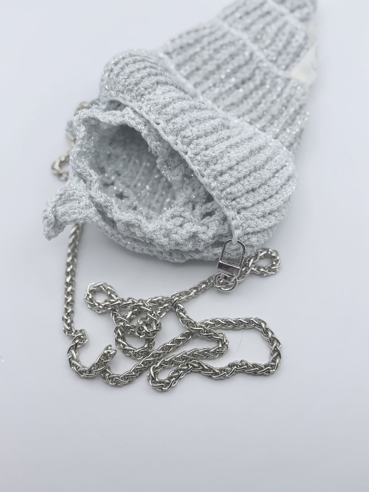 Crochet Conch Drawstring Bag – Silver Shimmer with Adjustable Metal Chain
