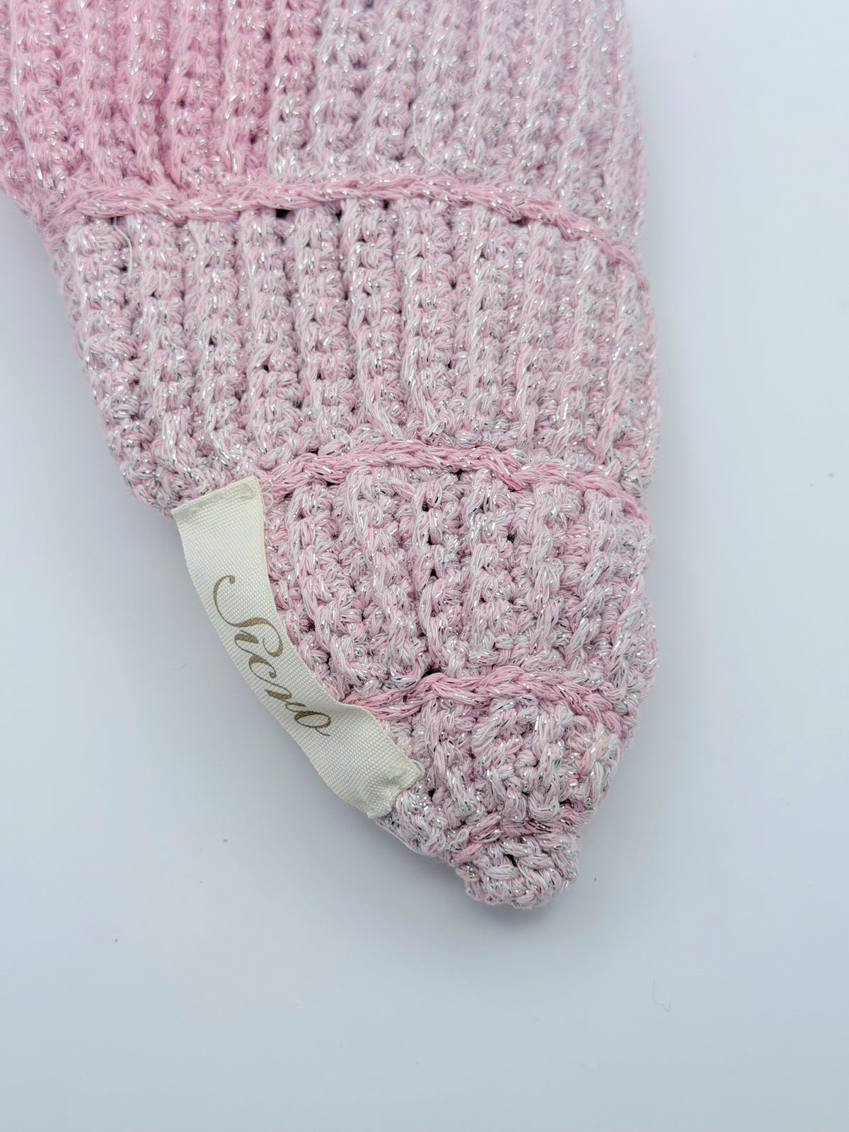 Crochet Conch Drawstring Bag – Blush Pink Shimmer with Gold Metal Chain
