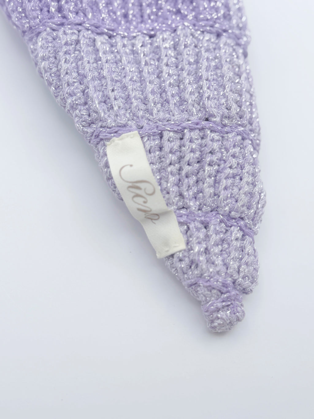 Crochet Conch Drawstring Bag – Lavender Shimmer with Gold Metal Chain