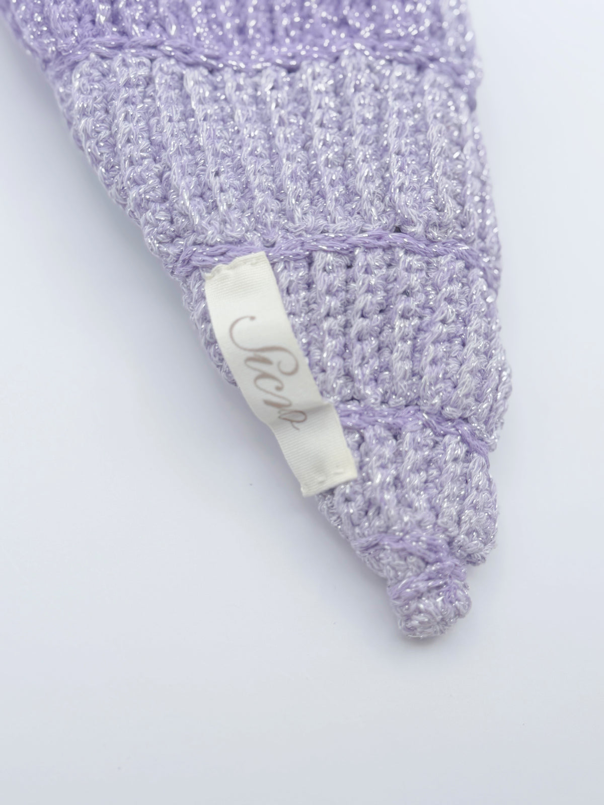 Crochet Conch Drawstring Bag – Lavender Shimmer with Gold Metal Chain
