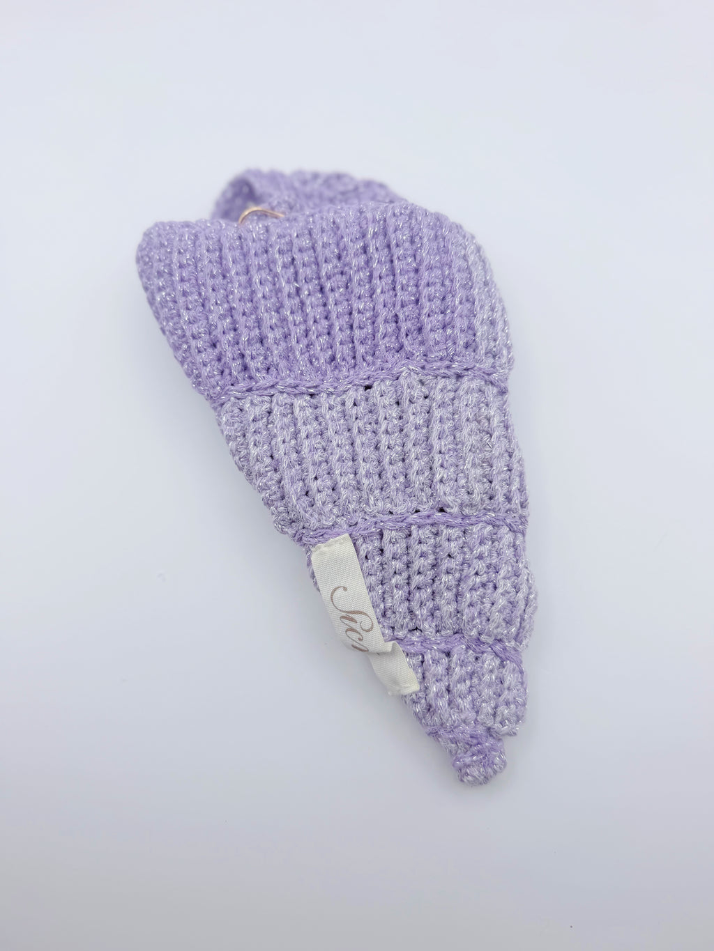 Crochet Conch Drawstring Bag – Lavender Shimmer with Gold Metal Chain