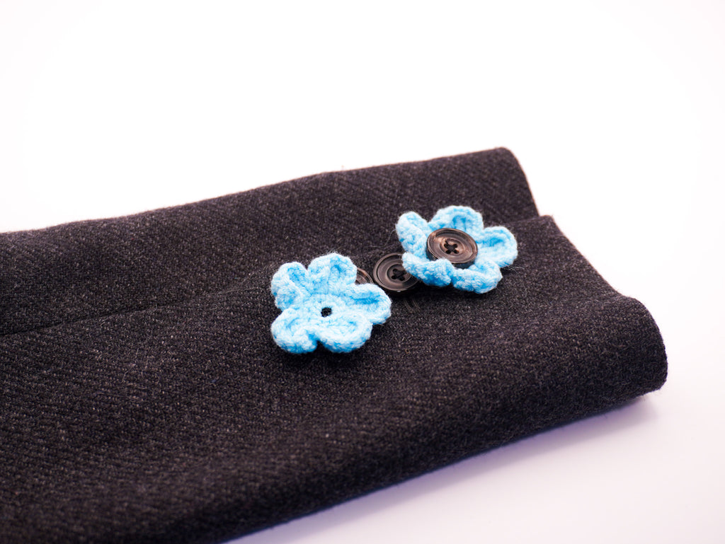 Crochet Flower Button Pin – Sky Blue