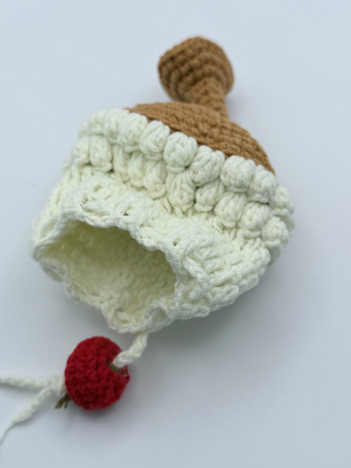Crochet Ice Cream Sundae Pouch – White Cherry