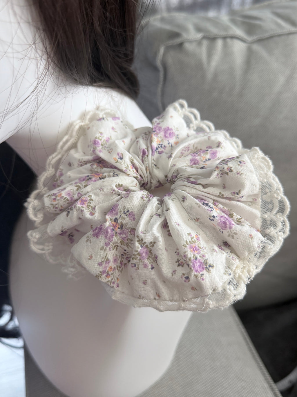 Floral Lace Scrunchie – White & Purple Ditsy Print