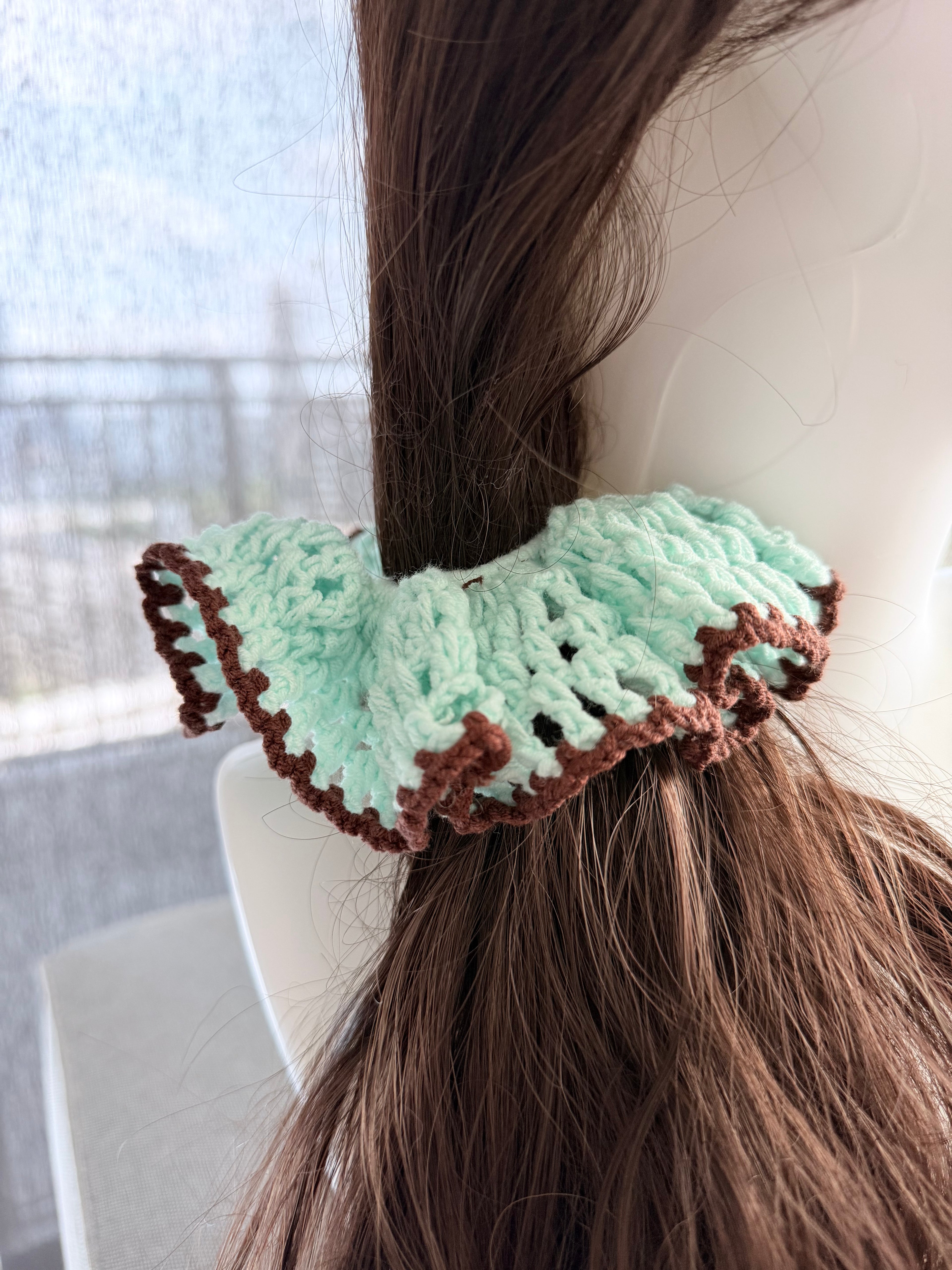 Crochet Ruffle Scrunchie – Mint & Chocolate Brown Edge