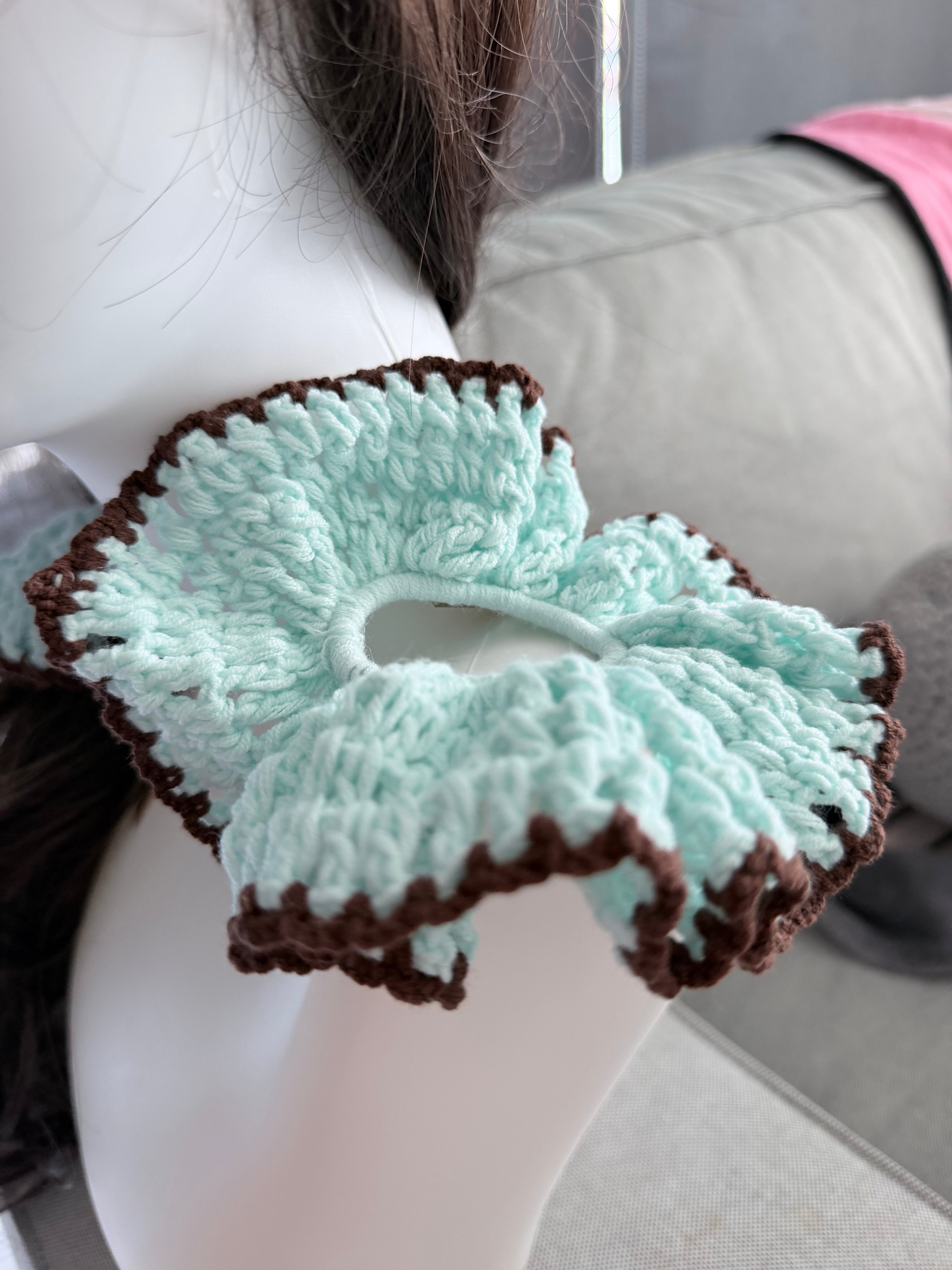 Crochet Ruffle Scrunchie – Mint & Chocolate Brown Edge