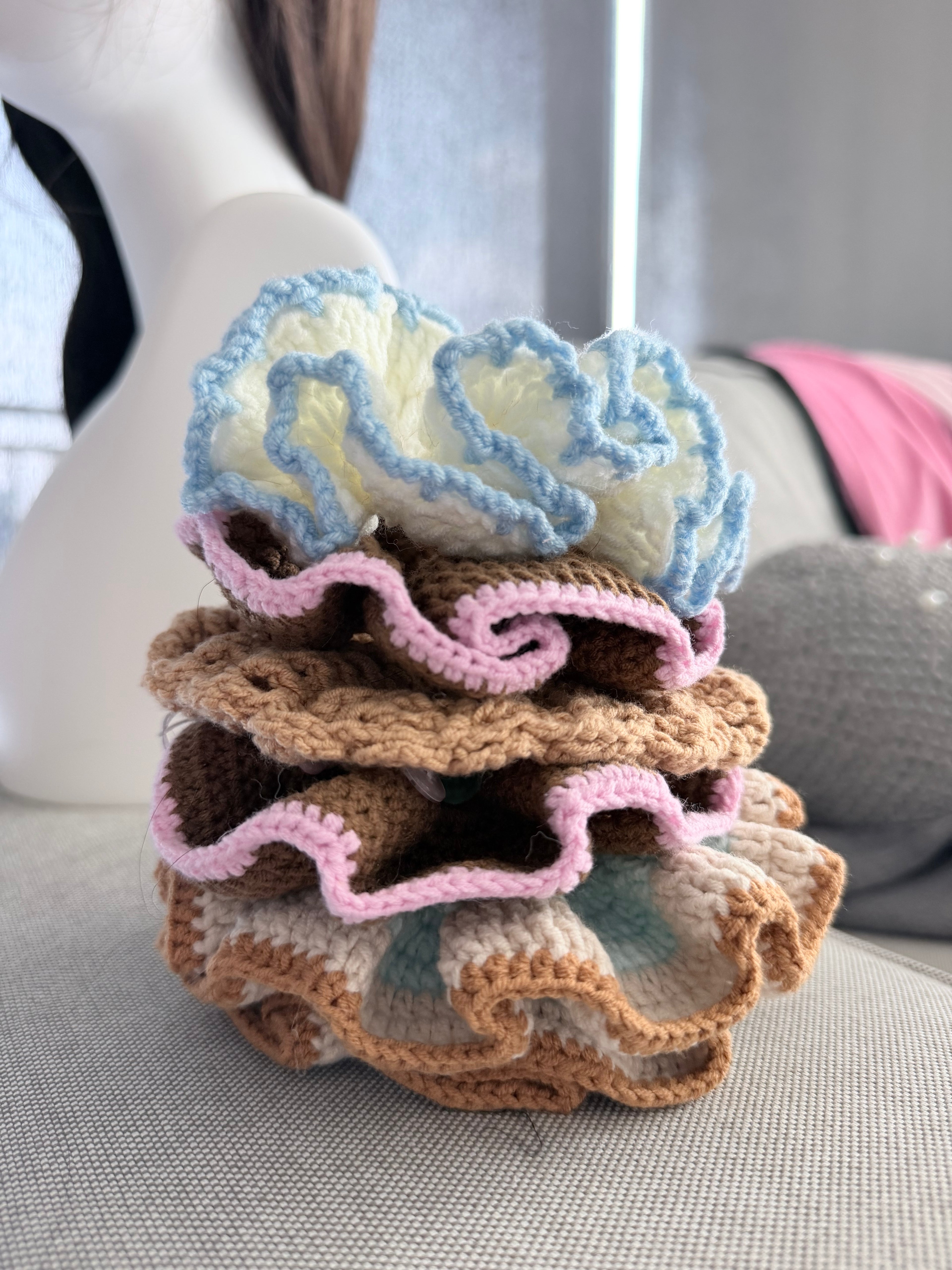 Fluffy Crochet Scrunchie – Cream with Blue Chain Edge