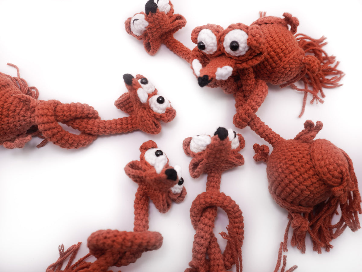 Ugly Squirrel Amigurumi – Wobbly-Neck Crochet Figurine & Bag Charm