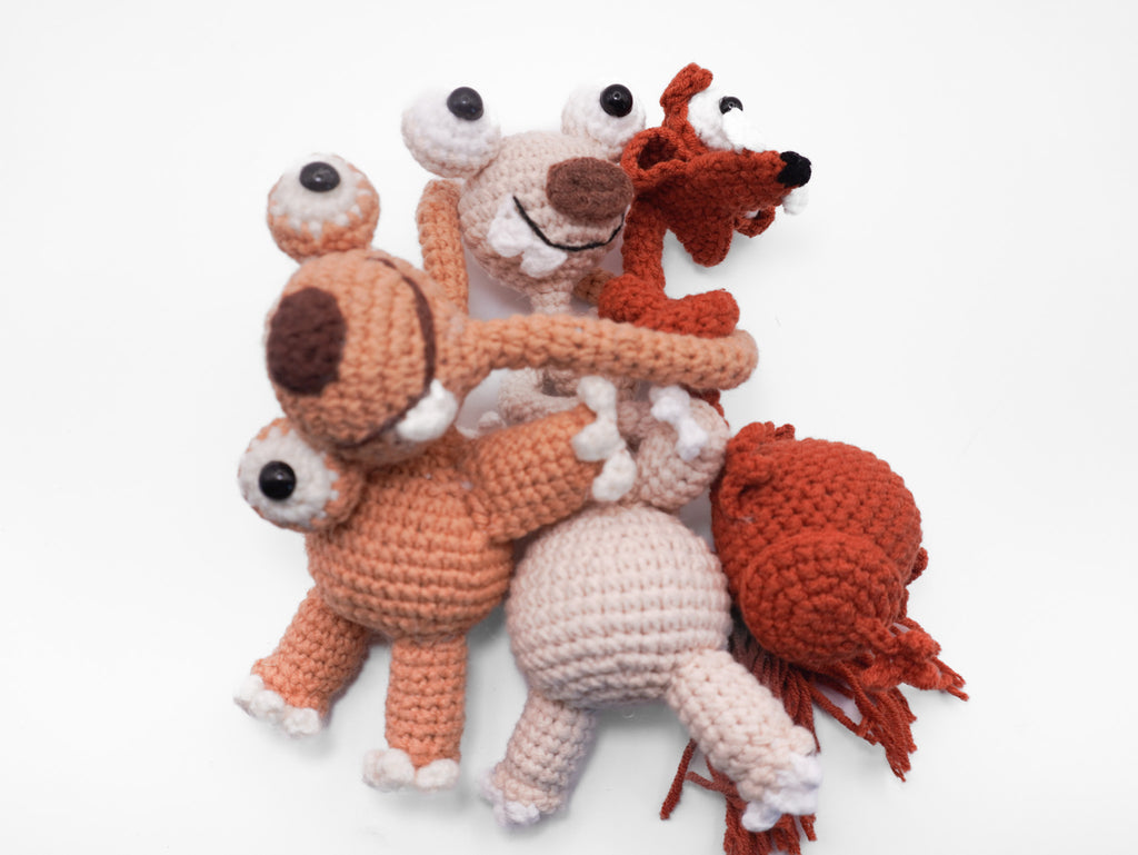 Ugly Squirrel Amigurumi – Cream White Wobbly-Neck Crochet Figurine & Bag Charm