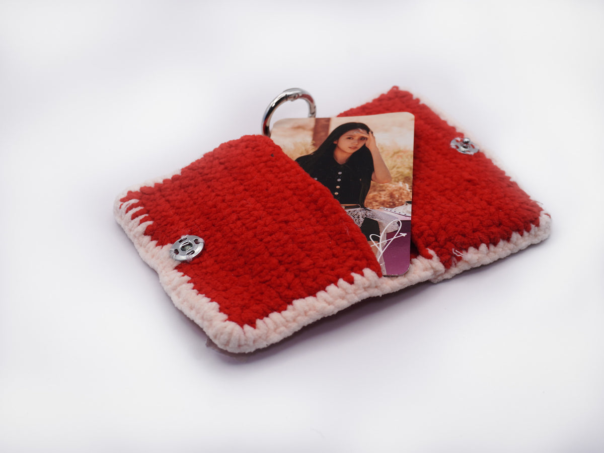 Crochet Card Wallet – Red & Cream Bow Pattern