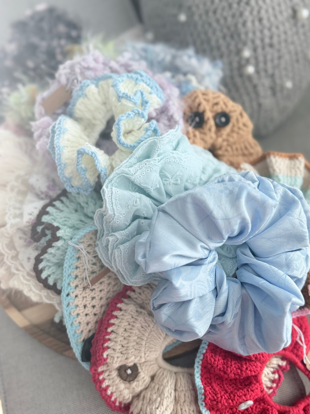 Fluffy Crochet Scrunchie – Cream with Blue Chain Edge
