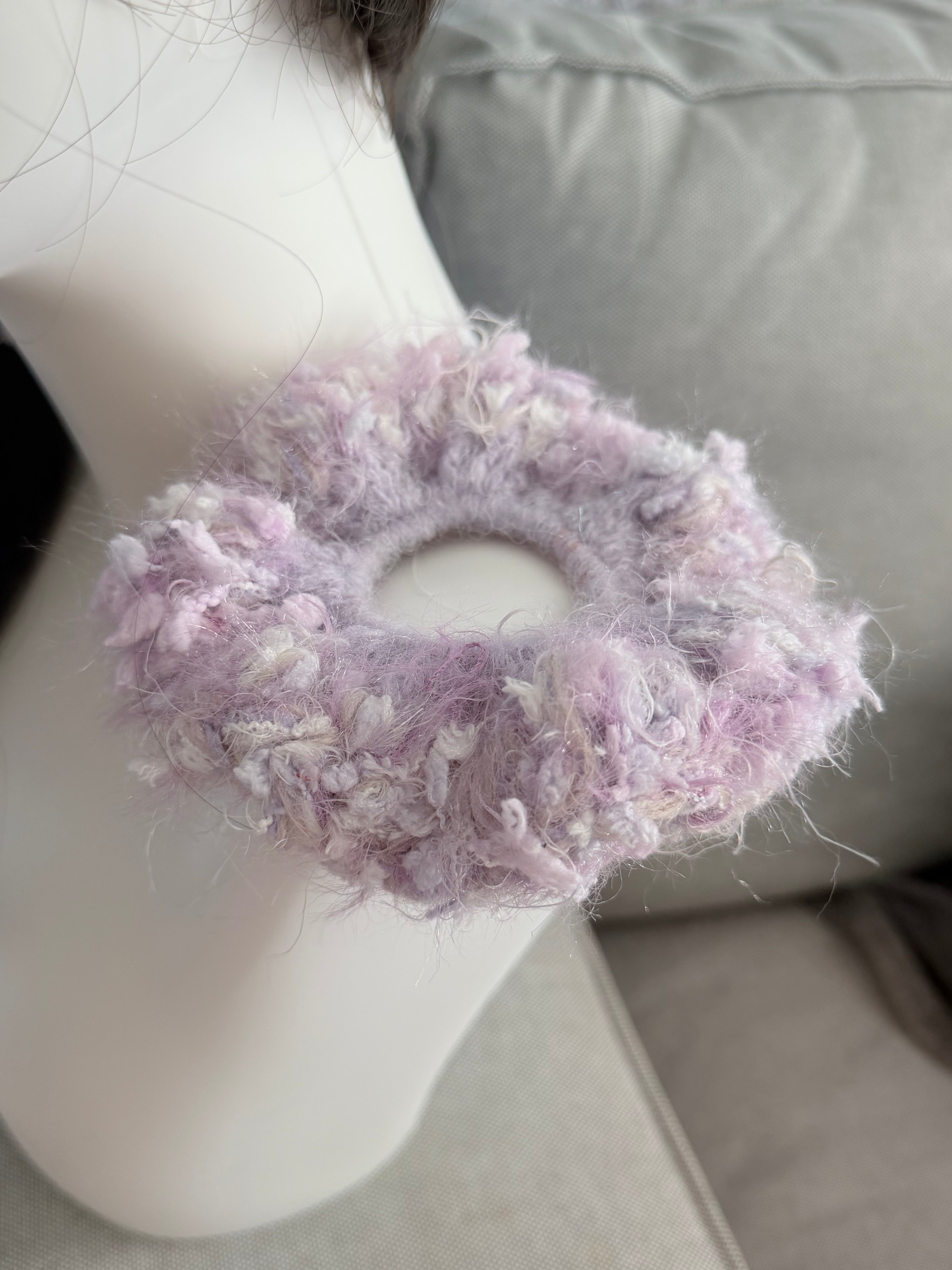 Feather Yarn Scrunchie – Lavender Dream