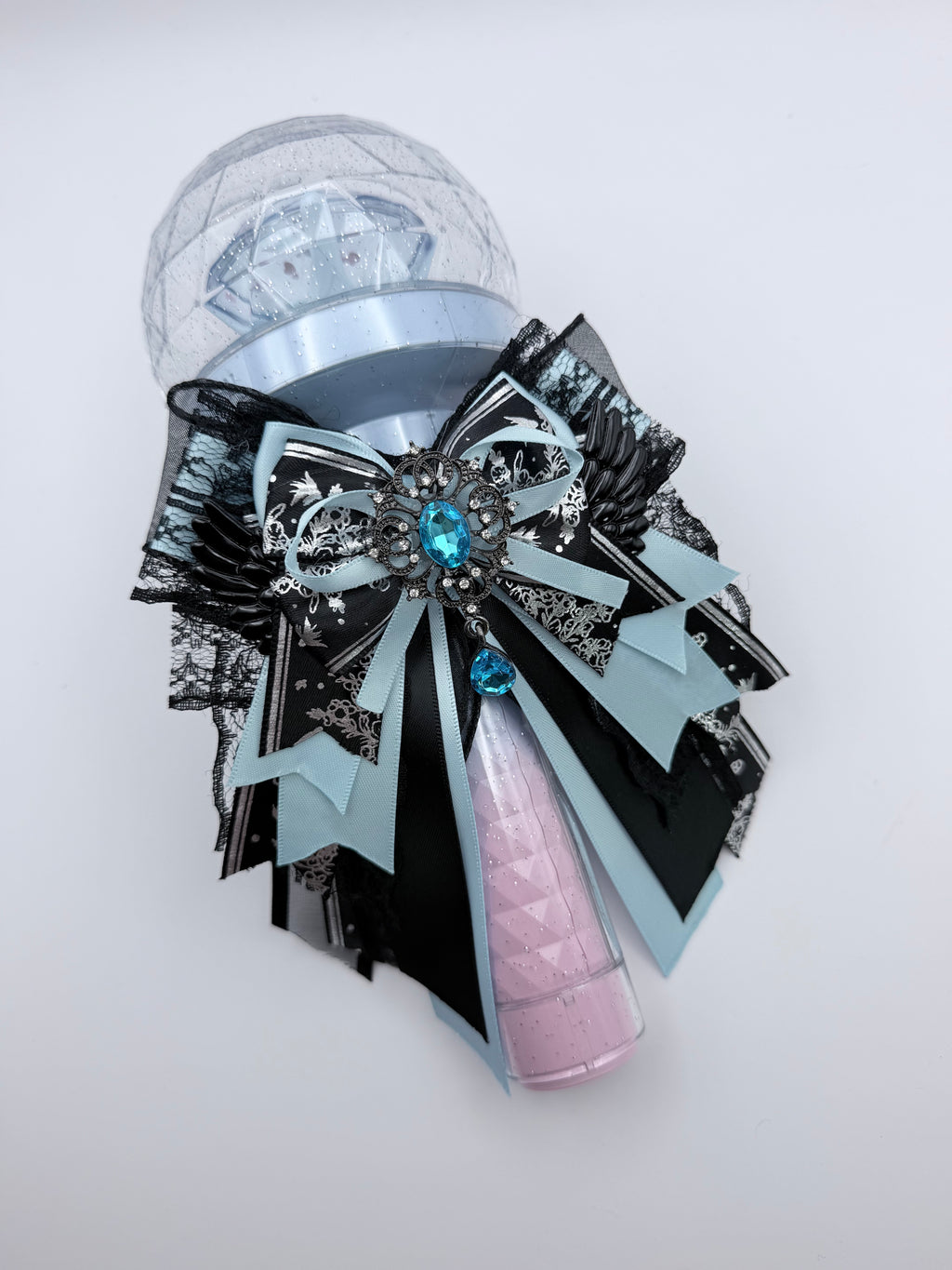 K-Pop Lightstick Bow Decoration – Ice Blue & Black Gothic