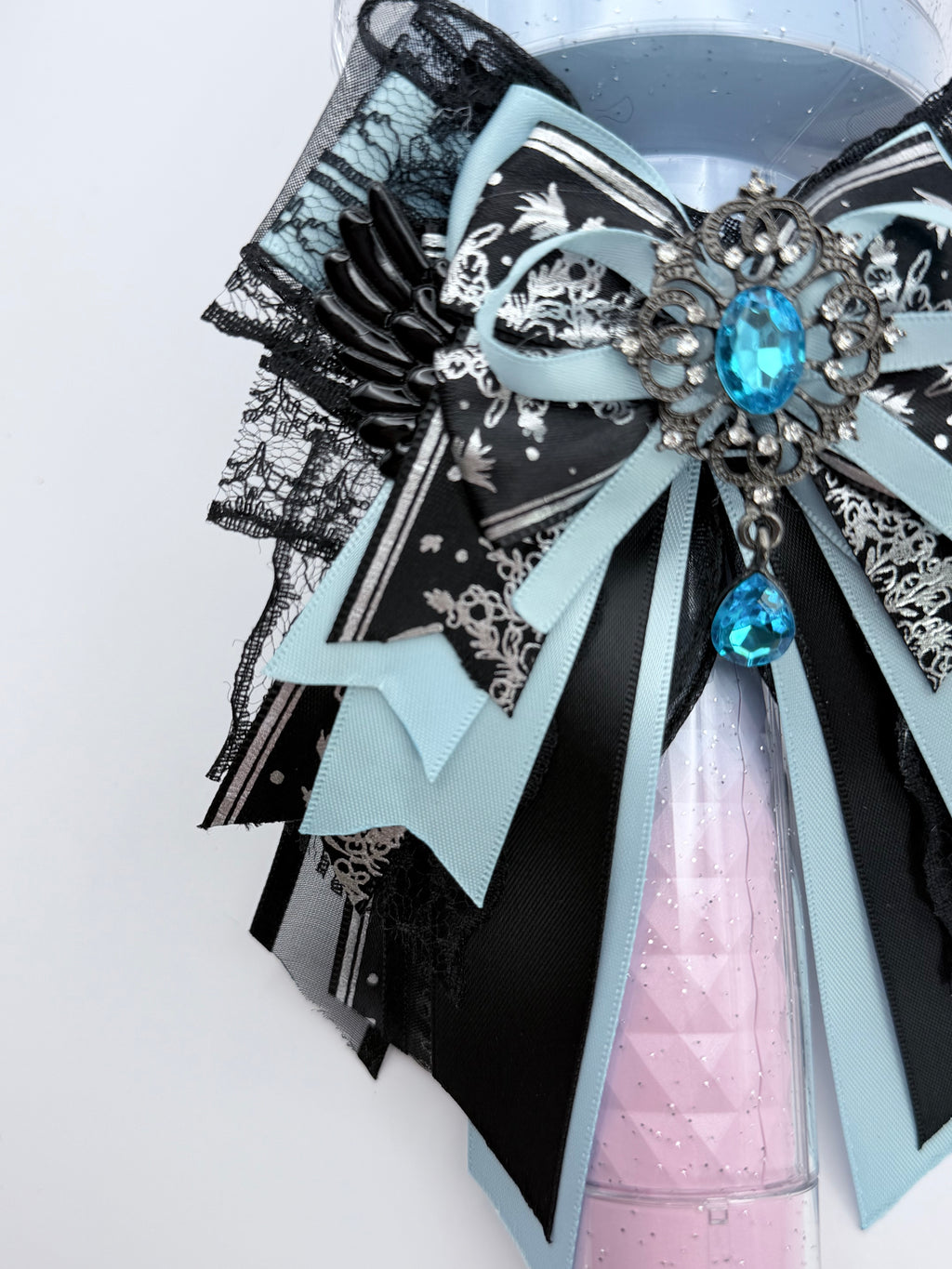 K-Pop Lightstick Bow Decoration – Ice Blue & Black Gothic