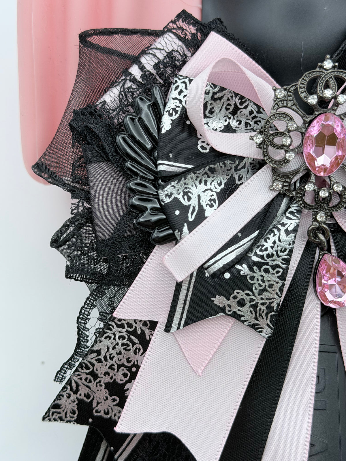 K-Pop Lightstick Bow Decoration – Black & Pink Gothic