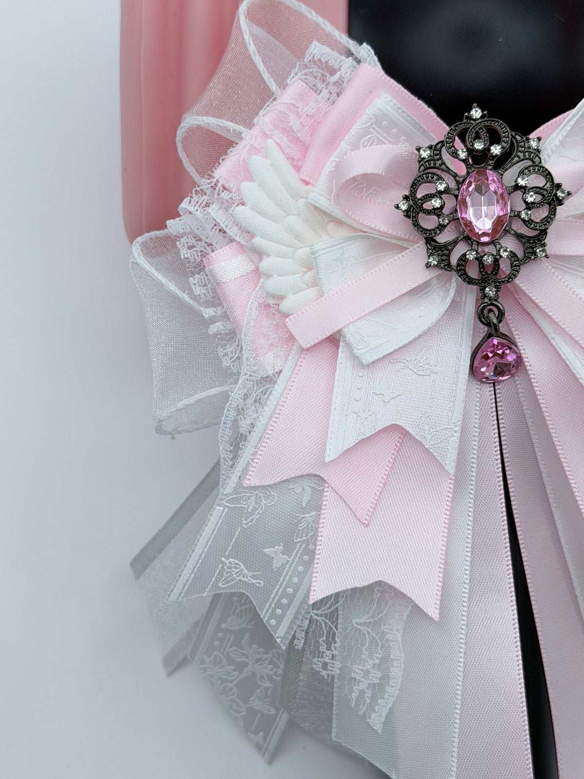 K-Pop Lightstick Bow Decoration – Pink & White