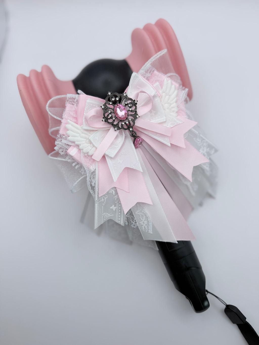 K-Pop lightstick bow decoration in pink and white with gothic brooch