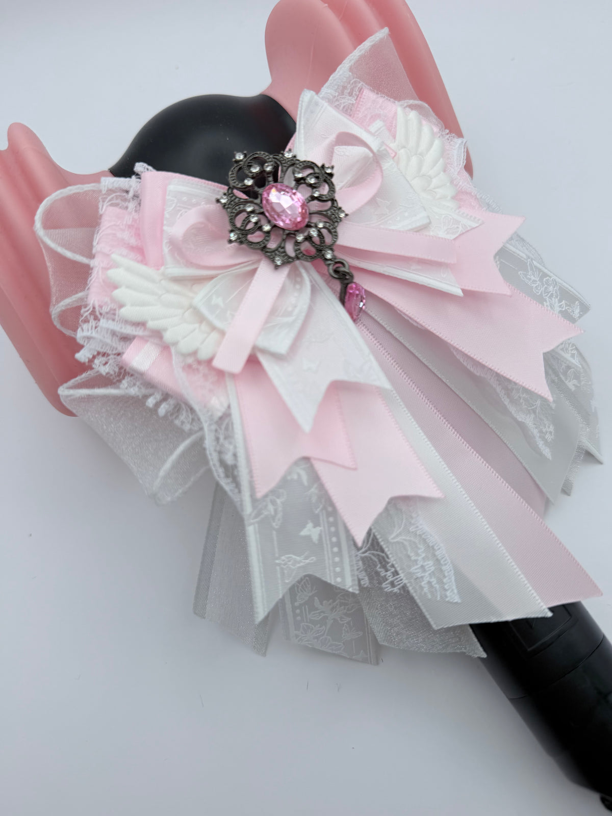 K-Pop Lightstick Bow Decoration – Pink & White